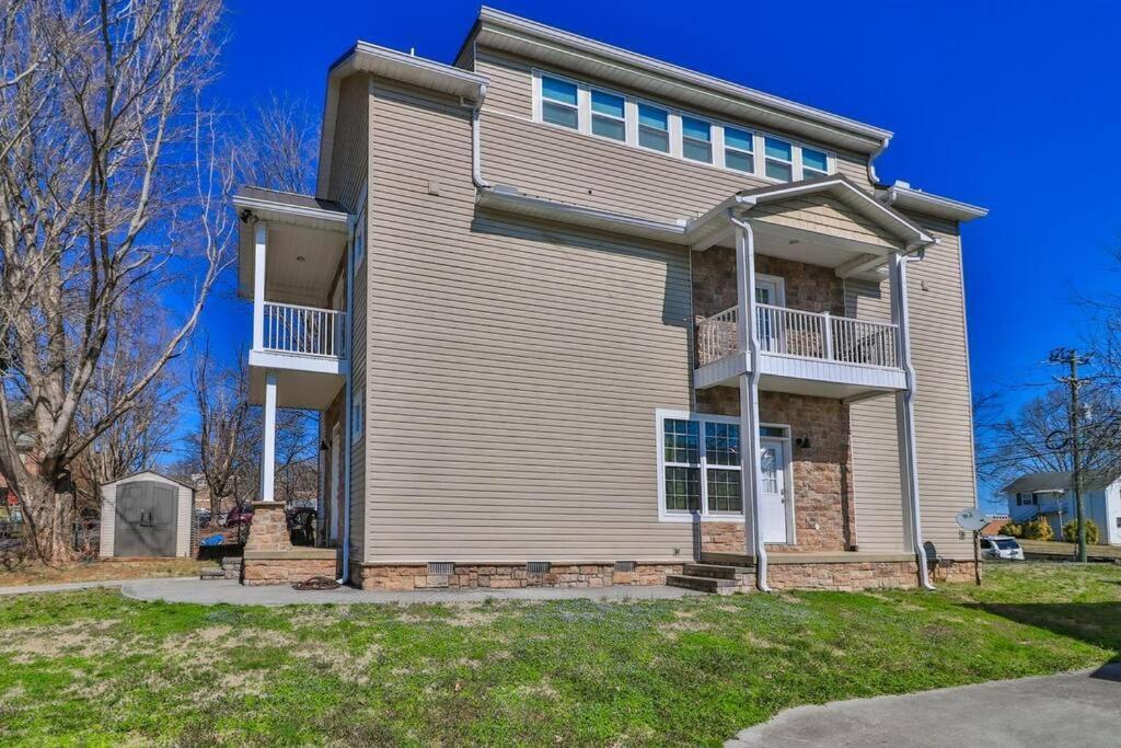 Skinny Big House In Jefferson City Экстерьер фото