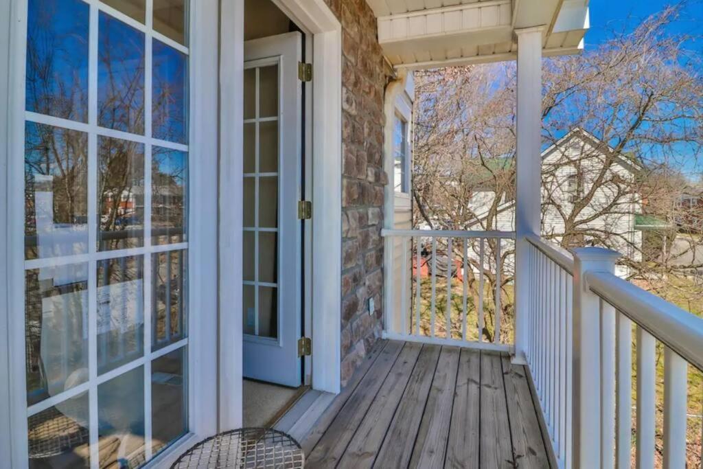 Skinny Big House In Jefferson City Экстерьер фото